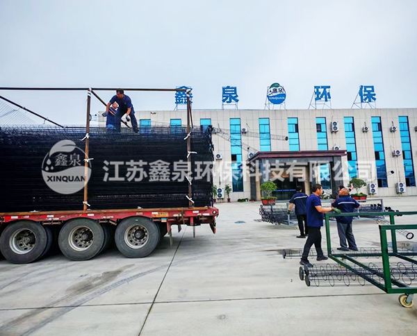 有机硅袋笼骨架装车发货现场